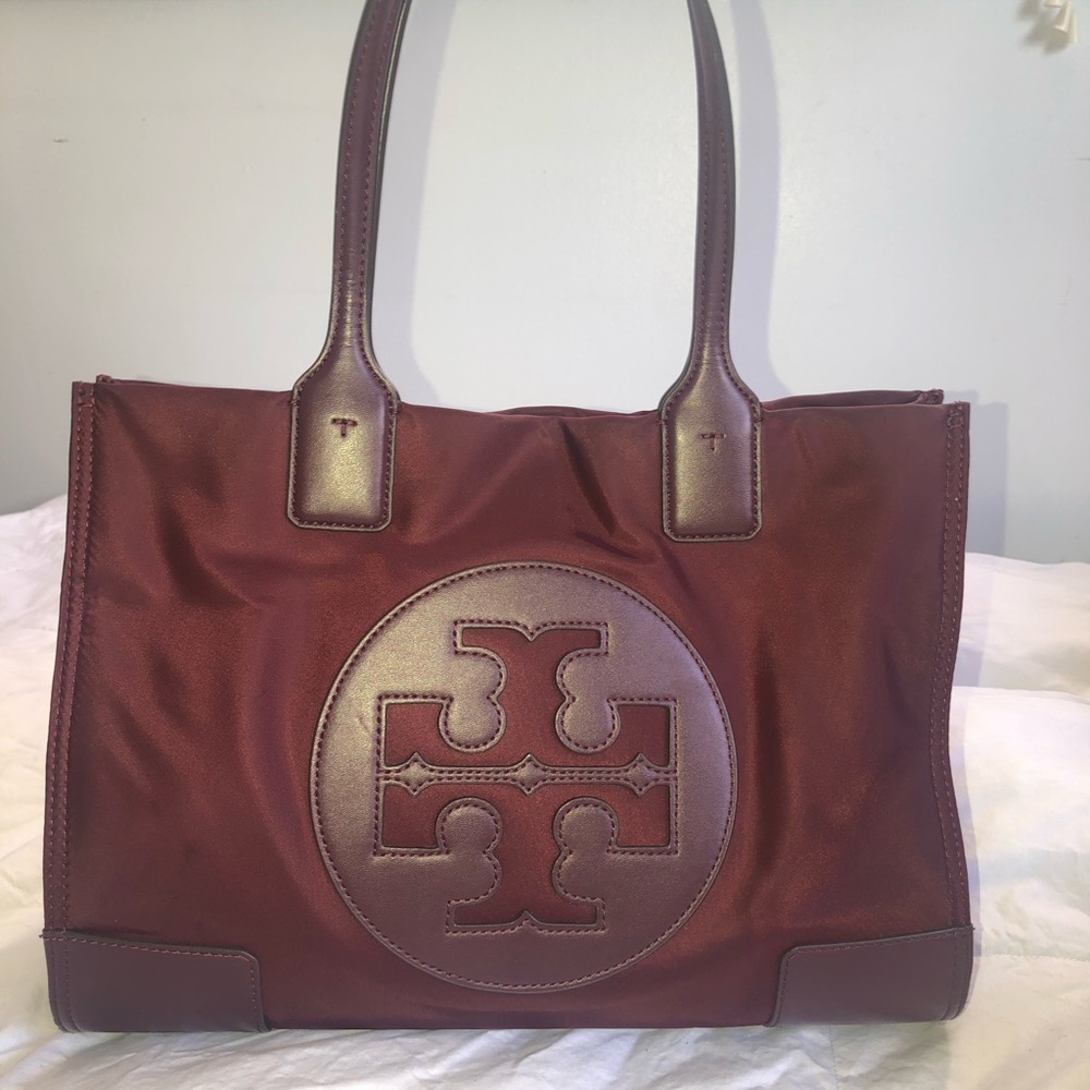 Beautiful Tory Burch Mini Ella tote!